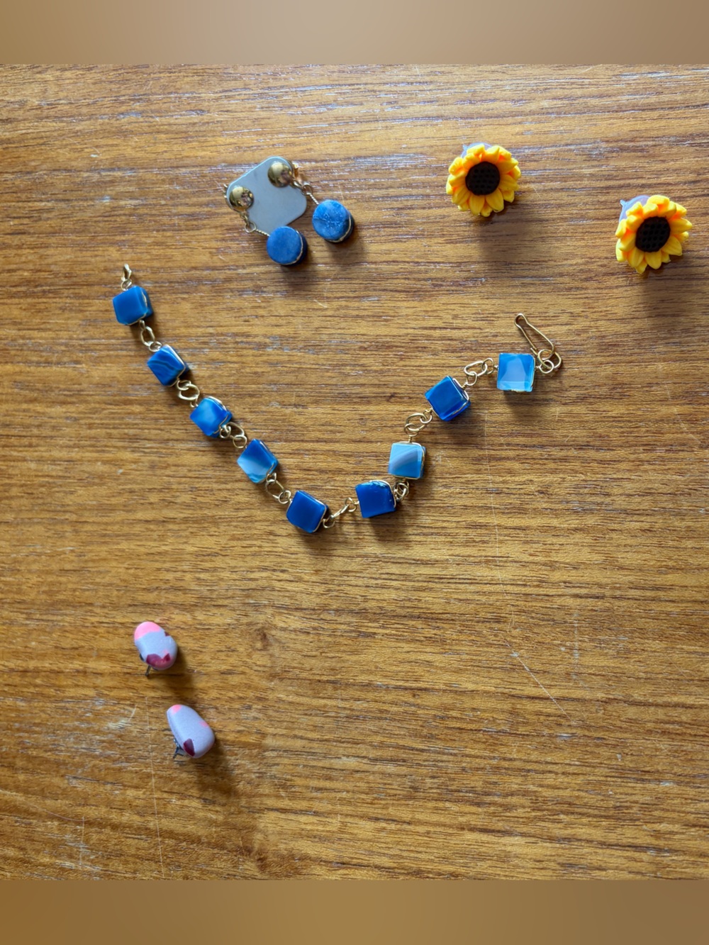 Lot of Brazilian and American earrings and necklace
